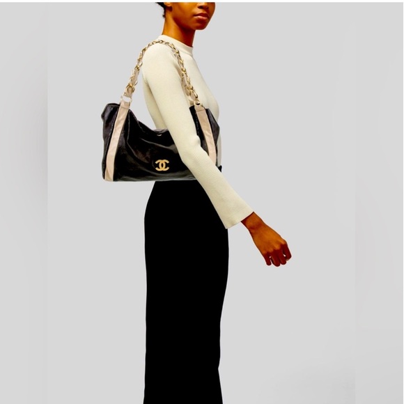 RARE Chanel Olsen Lambskin Hobo Bag - Picture 9 of 15